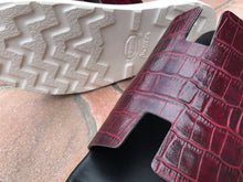 画像をギャラリービューアに読み込む, 牛革クッション高級サンダル　クロコ調　　ダークレッド
